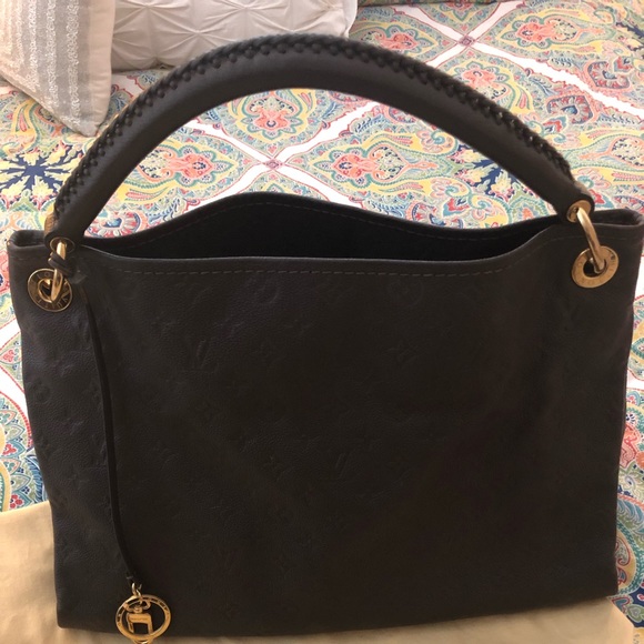 Louis Vuitton Handbags - AUTHENTIC Louis Vuitton Artsy MM Braid Hobo
